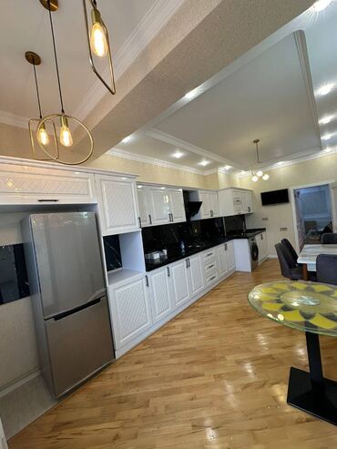 Uzunmüddətli kirayə mənzillər: Memar Əcəmi metrosunun üsdündə 14 mərtəbəli binanın 12-ci mərtəbəsində — 9