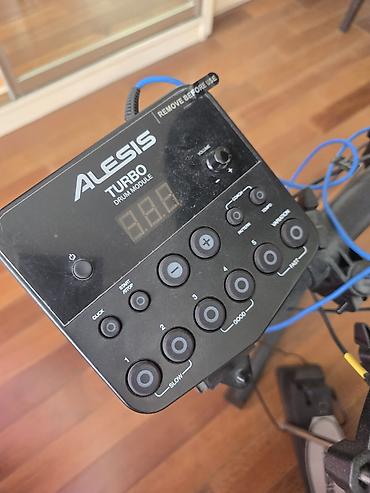 kabel baraban: Alesis Turbo Mesh Kit – elektron baraban dəsti Xüsusiyyətlər: - Turbo — 2