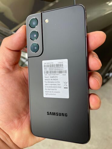 samsung телефона: Samsung Galaxy S22, Б/у, 128 ГБ, цвет - Черный, eSIM, 2 SIM