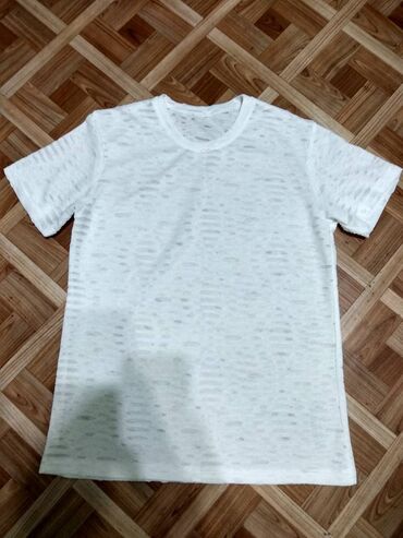 Рубашки: Рубашки и Футболки на рост 170, вес 60 Новые и б/у, цены от 100 до — 6