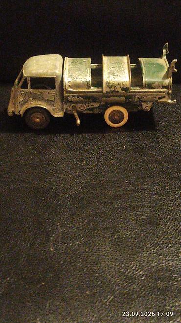 Avtomobil modelləri: Kolleksiya üçün metal oyuncaq maşın – Dinky Toys France, Meccano — 1