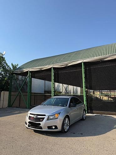 chevrolet cruze faralar: Chevrolet Cruze sedan – gümüşü rəng Xüsusiyyətlər: - Korpus: 4 qapılı — 5