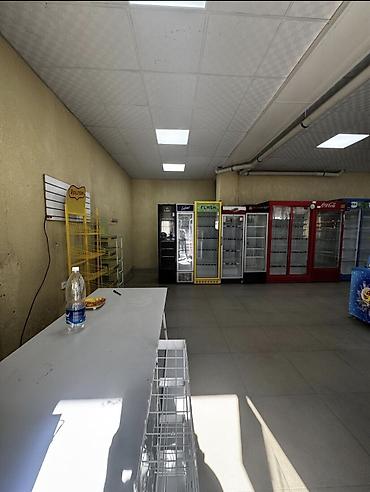 centra: Продажа магазинов В жилом доме, 65 м², Косметический ремонт, Отдельный вход, 1 этаж — 4