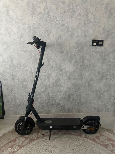 baku electronics bluetooth qulaqciqlar: Xiomi 5 Pro ideal vəziyyətdə satılır. Rəsmi Xiomi mağazasından 1250