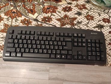 ucuz kompüter qiymetleri: A4Tech tam ölçülü kabelli klaviatura - Tam klaviatura düzəni