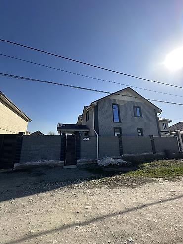 Продажа коттеджей и домов: 🔥Продается Мансардный дом🔥 🏡Район: Ак Ордо 1 ✅Участок:5 соток — 8