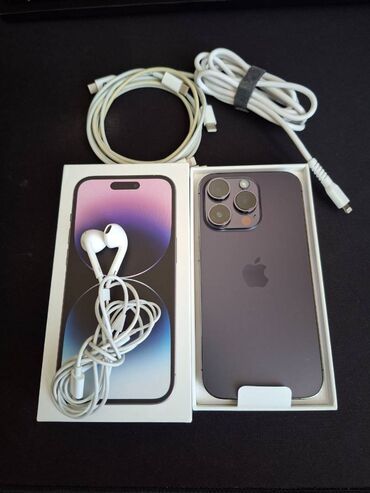 Apple iPhone: IPhone 14 Pro, Б/у, 256 ГБ, Deep Purple, Наушники, Зарядное устройство, Защитное стекло, 79 %