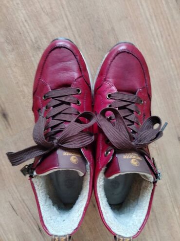 patike star: 39, color - Burgundy