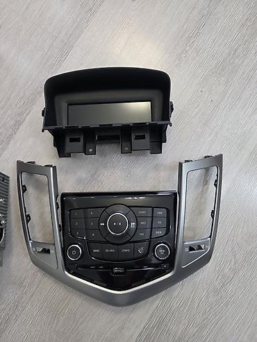 Avtoelektronika: Chevrolet Cruze üçün orijinal multimedia/radio dəsti Komplekt: - Baş — 2