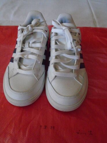 Patike: Adidas, 38, bоја - Bela — 2