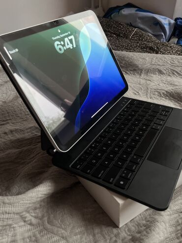 купить электронный планшет: Планшет, Apple, память 64 ГБ, 10" - 11", Wi-Fi, Б/у, Классический цвет - Серебристый