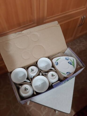 ваза чешская: Продам сервиз чайный новый, 6 персон Рюмочки-стопки маленькие 10