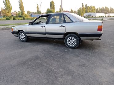 Audi 100: 1986 г., 1.8 л, Механика, Бензин, Седан