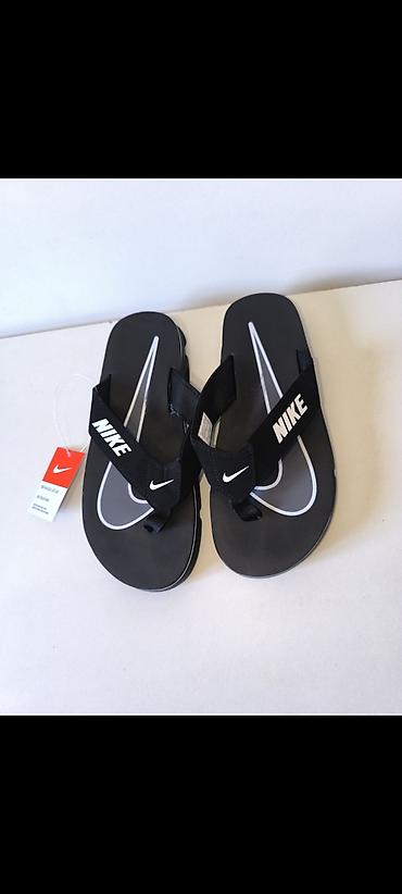 Sandale i papuče: Nike i druge sportske papuče – više modela i dezena Opis: - Sportske — 16