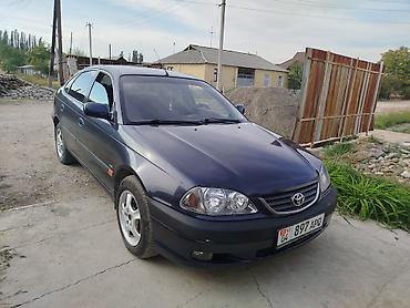 Унаа сатуу: Toyota Avensis: 2000 г., 1.8 л, Кол менен иштөөчү, Бензин, Лифтбек — 1