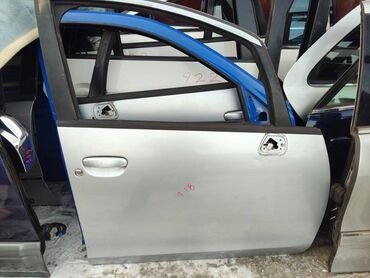 Двери и комплектующие: Дверь Передняя правая Mitsubishi