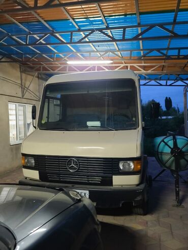 автомобиль хундай: Mercedes-Benz Vario: 1990 г., 4 л, Механика, Дизель, Van