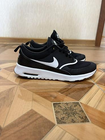 Salam. Nike krasovka satiram. Cox az geyinmisem ela veziyyetdedir