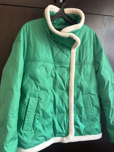 детский комбинезон весенний: Весенняя куртка в размере L 2000, в идеальном состоянии, носила пару