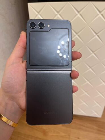 samsung s3350 ch@t 335: Samsung Galaxy Z Flip 5, 512 GB, rəng - Qara, Barmaq izi, İki sim kartlı, Face ID