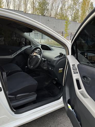 285 65 20: Toyota Vitz: 2006 г., 1.3 л, Автомат, Бензин, Хэтчбэк — 6