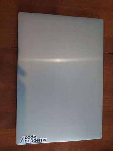 en ucuz laptop: İşlənmiş Lenovo IdeaPad, 15.6 ", Intel Core i5, 1 TB