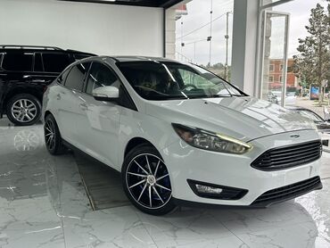Ford: Ford Focus: 1 l | 2017 il 176526 km Sedan — 2