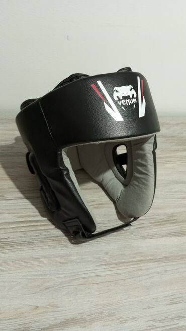 интернет магазин спортивной одежды бишкек: Спортивный шлем,новый ни разу не надевал,размеры можно регулировать