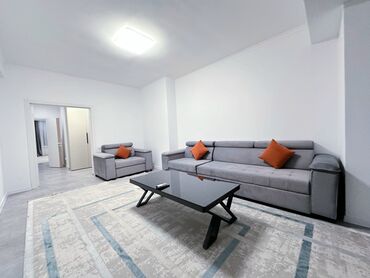 сдам 2 комнатную квартиру на длительный срок рядом джал бишкек: 2 бөлмө, Риелтор, Чогуу жашоосу жок, Толугу менен эмереги бар