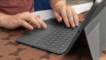 Чехлы и сумки для ноутбуков: Чехол-клавиатура Logitech Combo Touch Detachable Keyboard Новая — 7