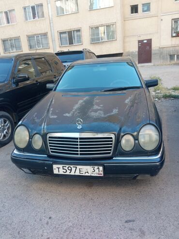 210 белый: Mercedes-Benz A 210: 1997 г., 2.4 л, Автомат, Бензин, Седан
