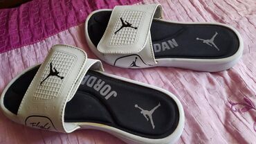 air jordan ayakkabı: Original Jordan tapickasidir.Idealdir veziyyeti.Əsl yay