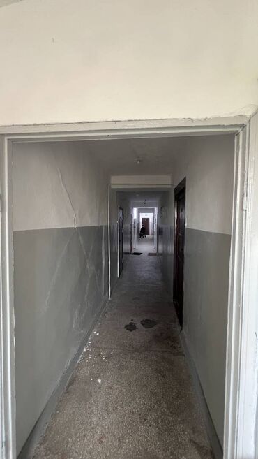 срочно продаётся 1 комнатная квартира в районе ошского рынка по улице кенсуйская: 1 комната, 36 м², Индивидуалка, 5 этаж, Косметический ремонт