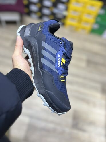 Кроссовки и спортивная обувь: Adidas terrex🔥🔥