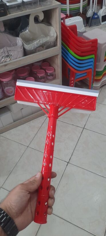 Digər nəqliyyat: Polsilen
temizlik araba
tekerli polvedresi — 10