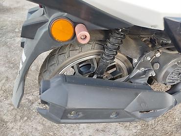 neta gt: Скутер Yamaha (50–150 см³, по классу/размеру) в спортивном стиле — 3