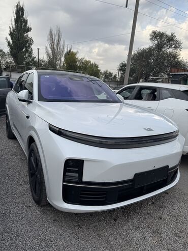 Lixiang: Lixiang L7: 2024 г., 1.5 л, Автомат, Бензин, Кроссовер