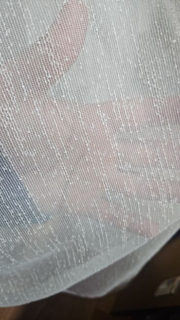 Parçalar: Ağ rəngli, şəffaf tül parça. Yüngül və zərif görünüşü ilə pərdələr — 14