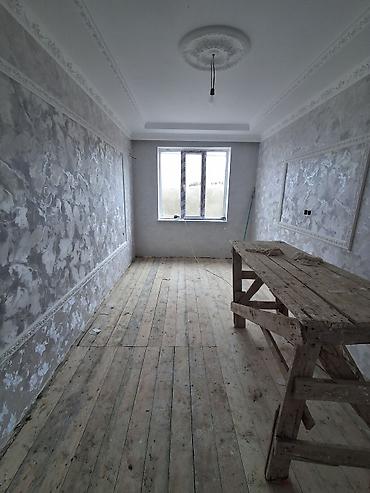 Həyət evləri və villaların satışı: Satılır: həyət evi Ümumi təsvir: - Bir mərtəbəli həyət evi, girişdə — 9