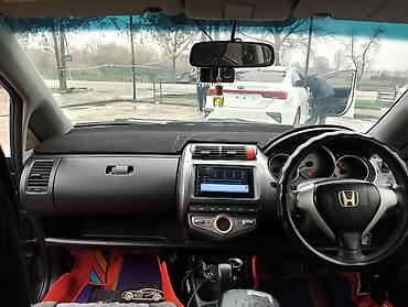 Honda: Honda Fit: 2004 г., 1.3 л, Вариатор, Бензин, Хэтчбэк — 6