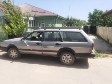 Volkswagen: Volkswagen Passat: 1987 г., 1.8 л, Механика, Бензин, Универсал