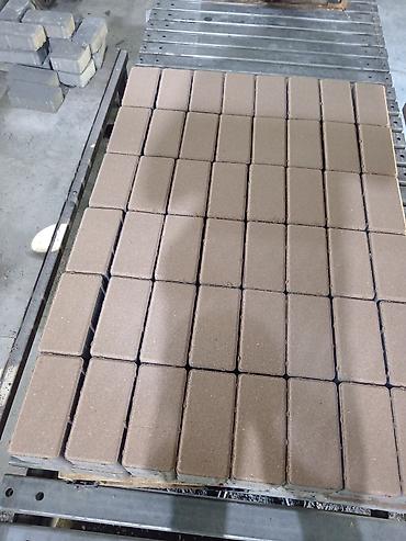 Kərpiclər: Vibropress daş səki plitələri Məhsul: Beton vibropress səki plitələri — 45