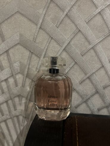 Bershka brendindən Love Letter ətri,good girl etirine cox benzeyir