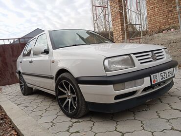 s volkswagen: Volkswagen Vento: 1997 г., 2 л, Механика, Бензин, Седан