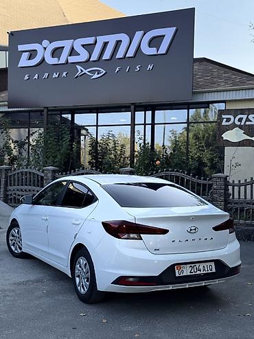 Hyundai: Hyundai Elantra: 2019 г., 2 л, Автомат, Бензин, Седан — 5