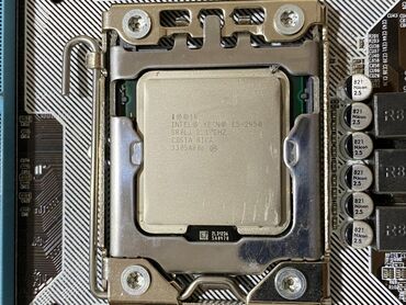 Процессоры: Процессор, Новый, Intel Xeon, 8 ядер, Для ПК