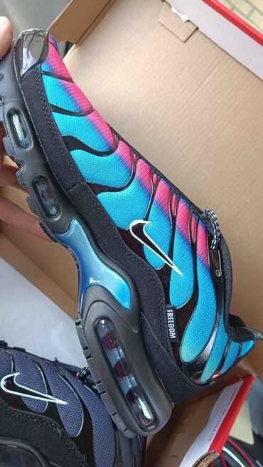 prodaja guess patika: Nike Air Max TN Berlin Original✅
Brojevi:41-46✅