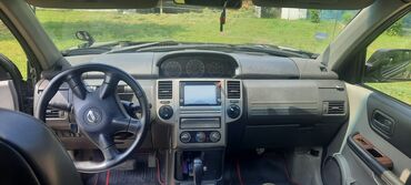 Nissan: Nissan X-Trail: 2 l | Ofrouder/SUV — 9