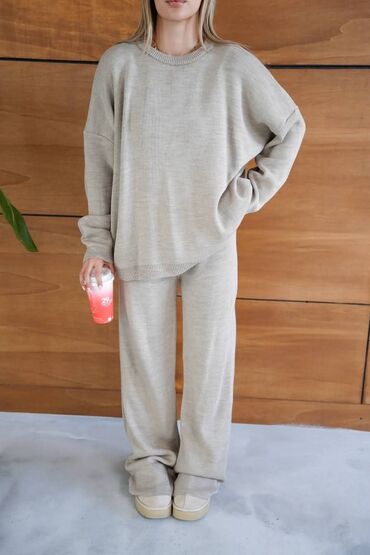 Kompleti: Trikotažni Komplet ✨
Vel : ( UNIVERZALNA ) 🔥
Cena : 3500 din 🔝 — 3