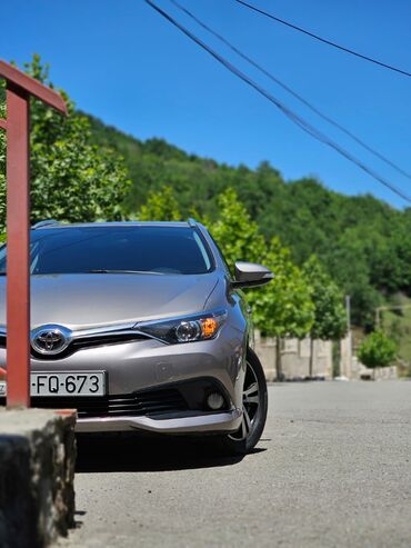 Toyota: Toyota Auris: 1.4 л | 2016 г. Универсал